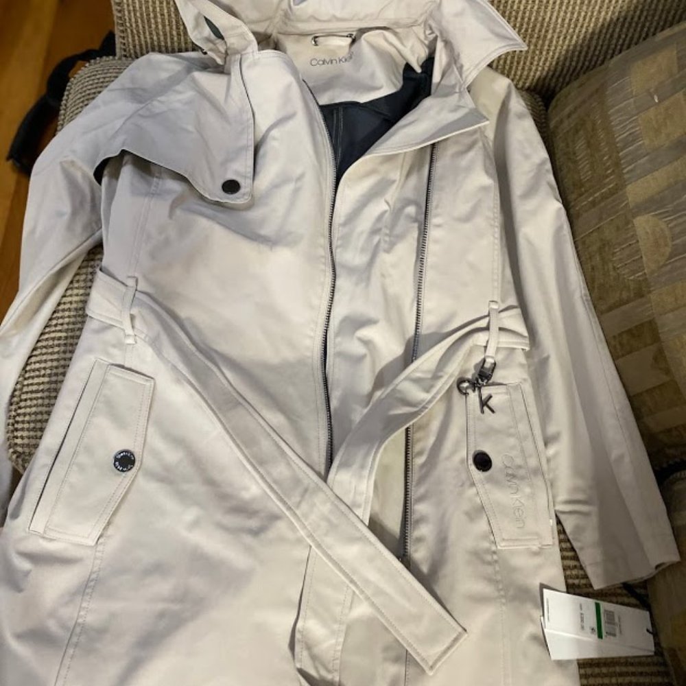 CK trench coat size M. new